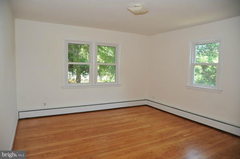 24417 Ridge Road Damascus, MD 20872 - Photo 7 of 19 Master Bedroom (view one)