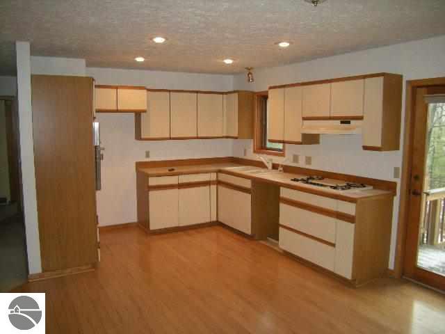 4530 Weathering Heights Road Traverse City, MI 49686 - Photo 8 of 18 1741262-7.JPG