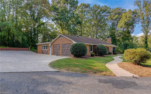 $389,900 | 122 Pine Street, King, NC 27021