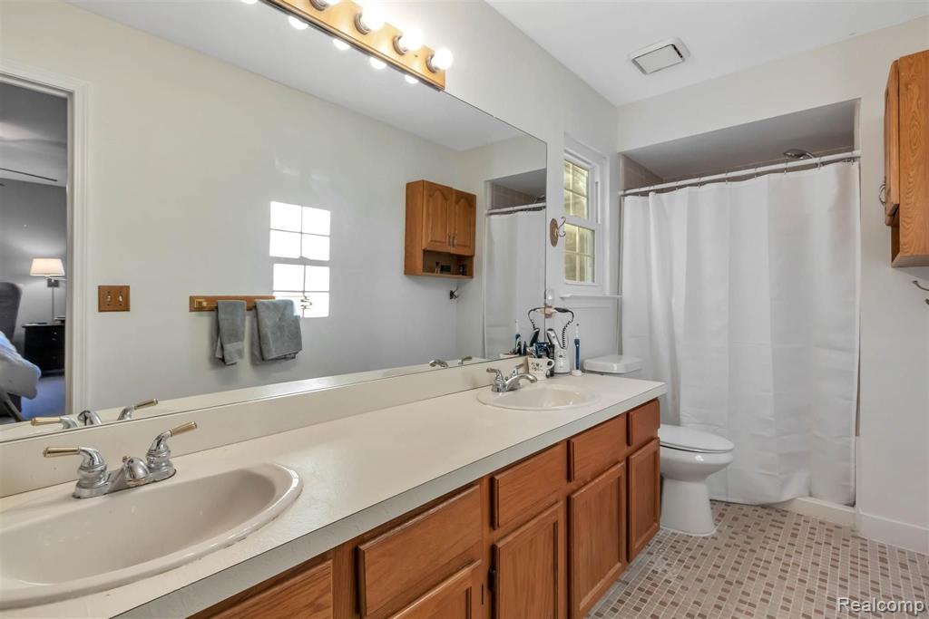 462 Whitney Drive Rochester Hills, MI 48307 - Photo 39 of 49