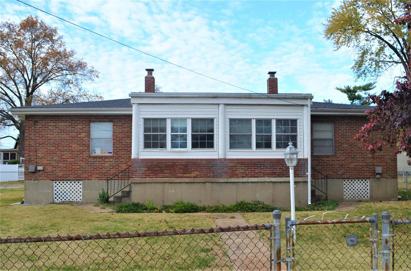 1400 Blue Ridge Drive St. Louis, MO 63125 - Photo 2 of 4