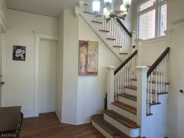 $3,100 | 182 Claremont Avenue, Unit 2, Montclair, NJ 07042
