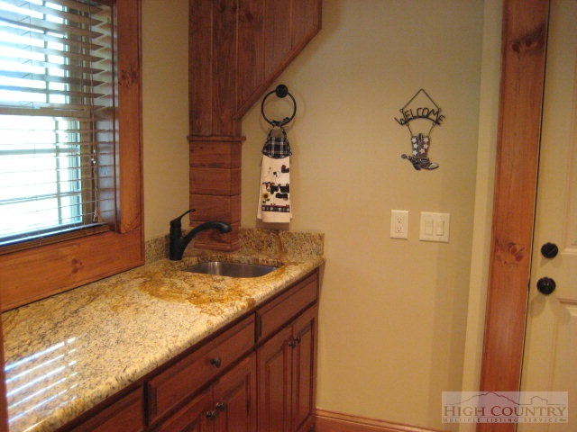 459 Glen View Road Boone, NC 28607 - Photo 4 of 24 Gallery Image 4