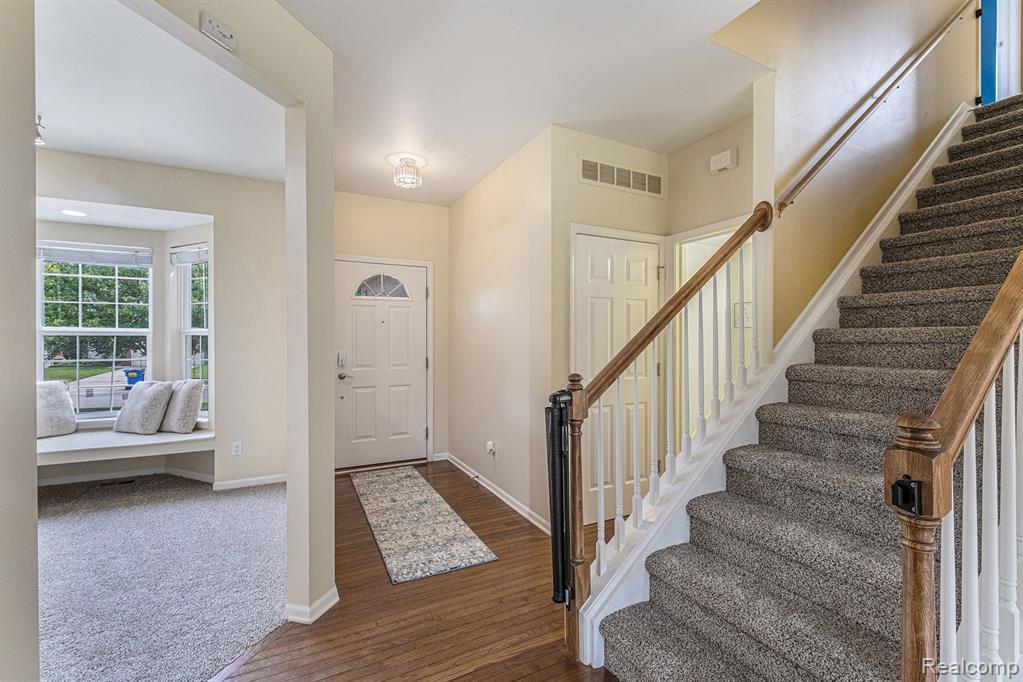 902 Deer Valley Road Holly, MI 48442 - Photo 5 of 30