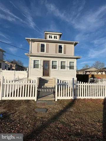 $325,000 | 330 West Peach Street, Vineland, NJ 08360