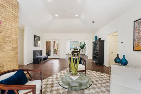 $800,000 | 7416 Kelving Street, Houston, TX 77030