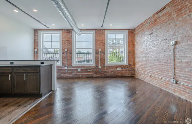 $2,100 | 424 Main Street, Unit D, Middletown, CT 06457