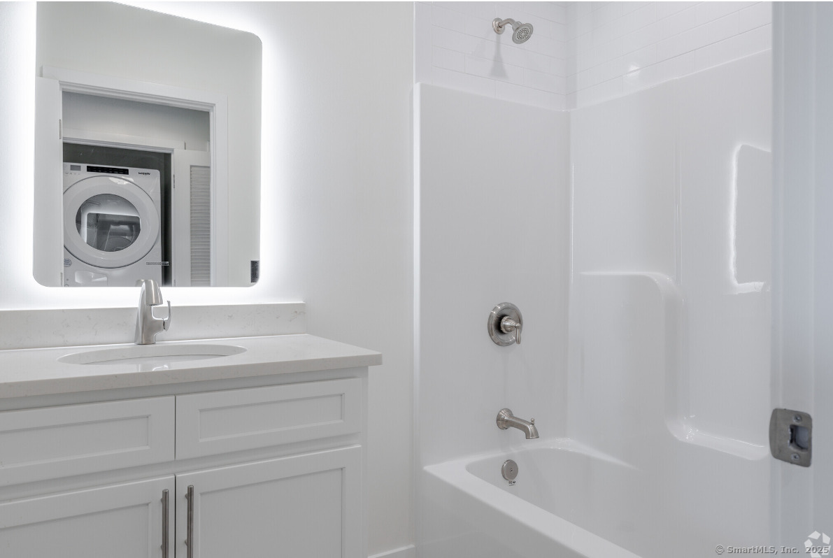 424 Main Street, Unit D Middletown, CT 06457 - Photo 5 of 9