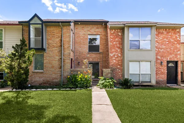$165,000 | 9263 Westwood Village Drive, Unit 50, Houston, TX 77036