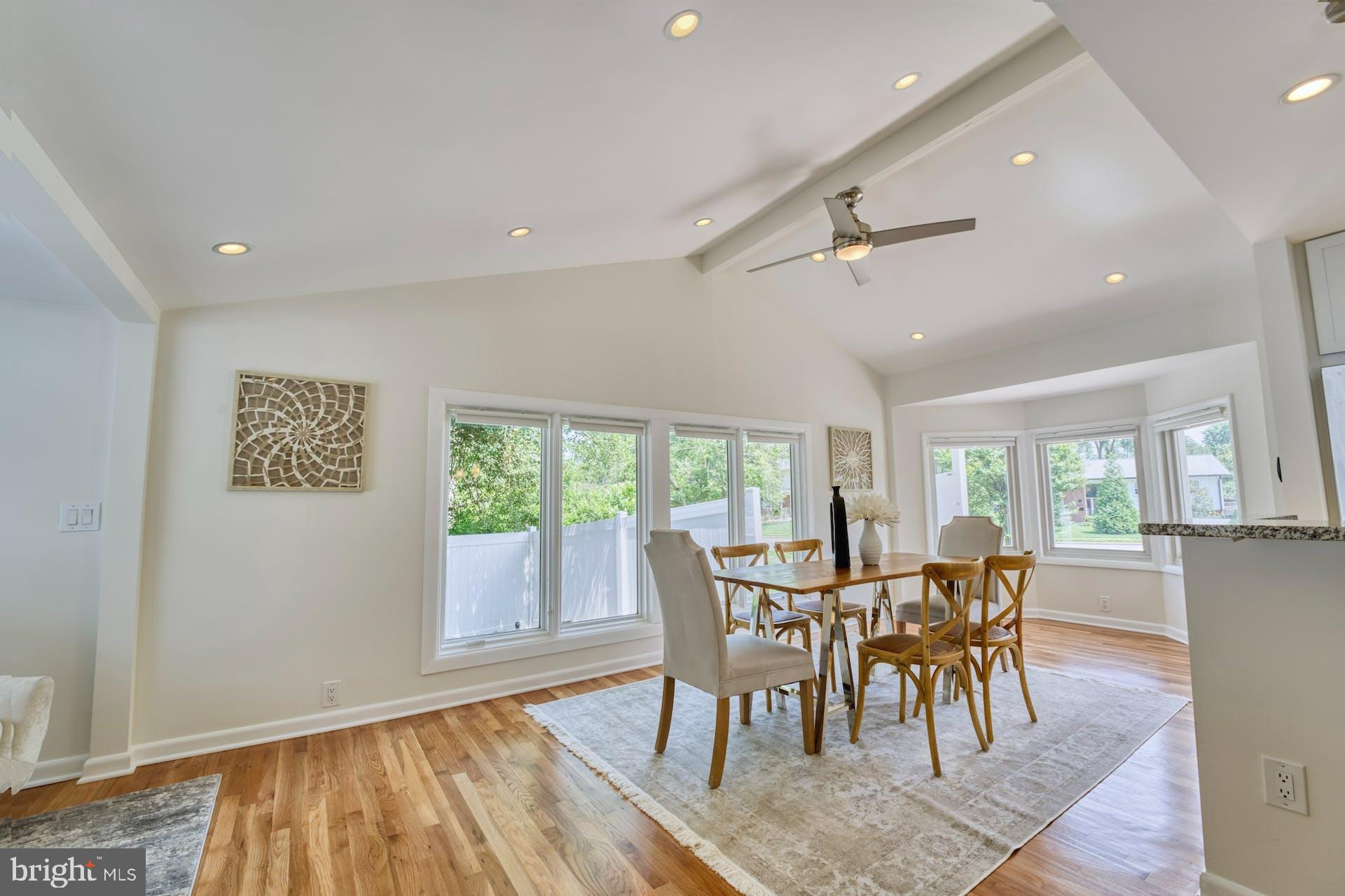 8320 Fort Hunt Road Alexandria, VA 22308 - Photo 17 of 63 Soaring cathedral ceiling, bay window in dining