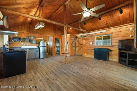 $325,000 | 16 Foothill Boulevard, Alpine, WY 83128