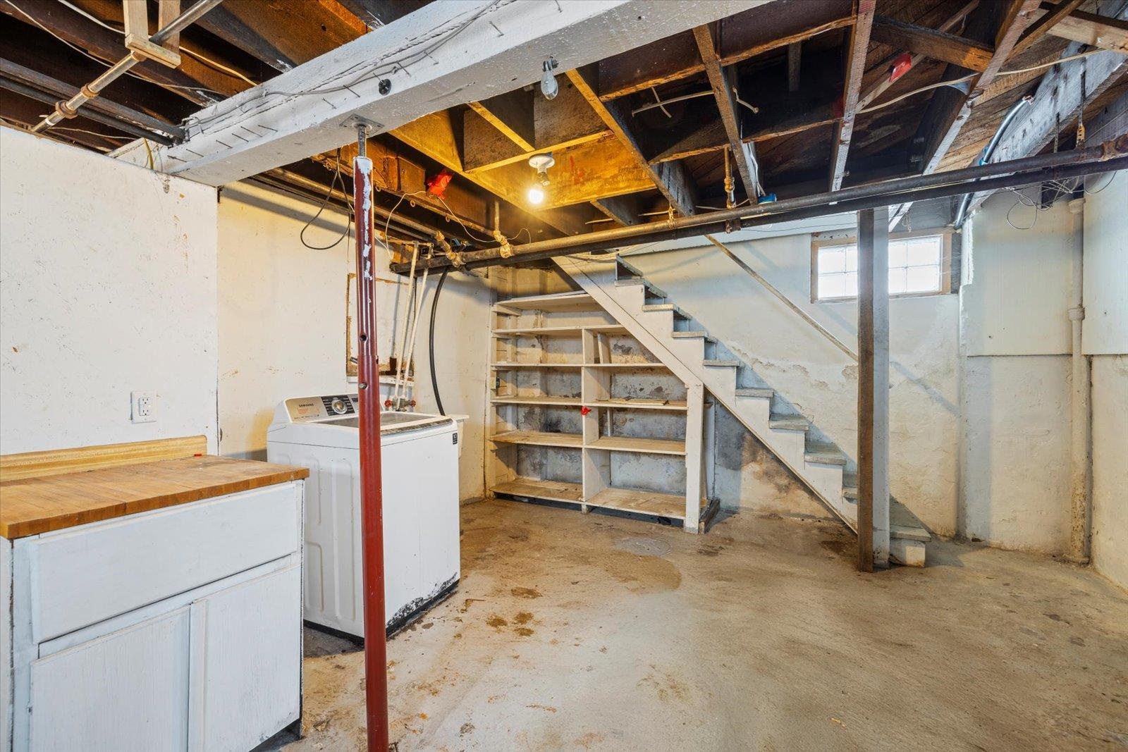 217 3rd Avenue Northwest Chisholm, MN 55719 - Photo 39 of 47 Below grade area featuring washer / dryer