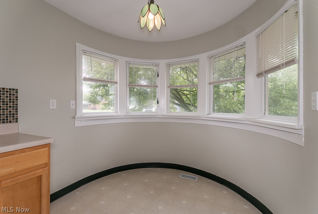 569 Bishop Road Cleveland, OH 44143 - Photo 8 of 26