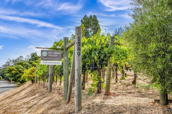 $1,695,000 | 1389 Canyon Road, Geyserville, CA 95441