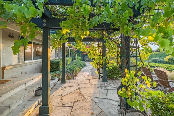 $1,695,000 | 1389 Canyon Road, Geyserville, CA 95441