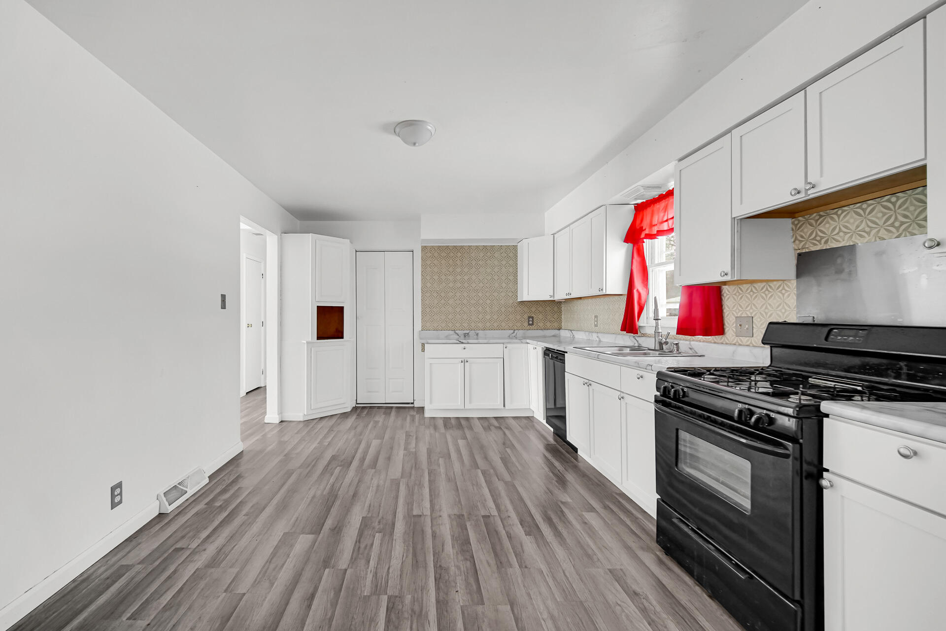 2450 Clydia Street Portage, IN 46368 - Photo 8 of 22 1920x1280