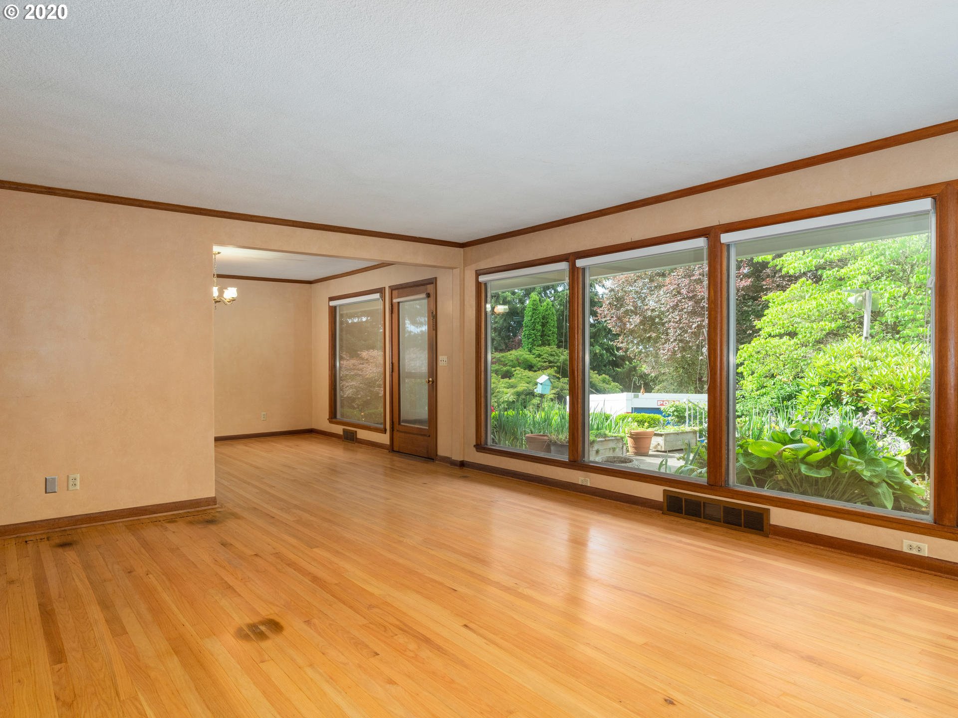 8311 Southwest Barnes Road Portland, OR 97225 - Photo 4 of 32 Gallery Image 4