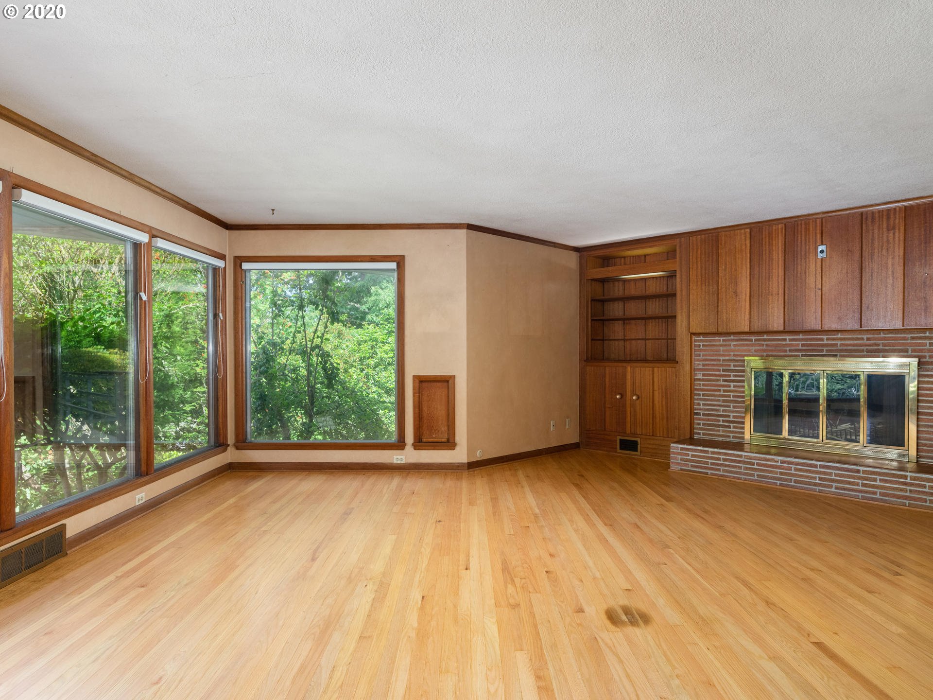 8311 Southwest Barnes Road Portland, OR 97225 - Photo 5 of 32 Gallery Image 5