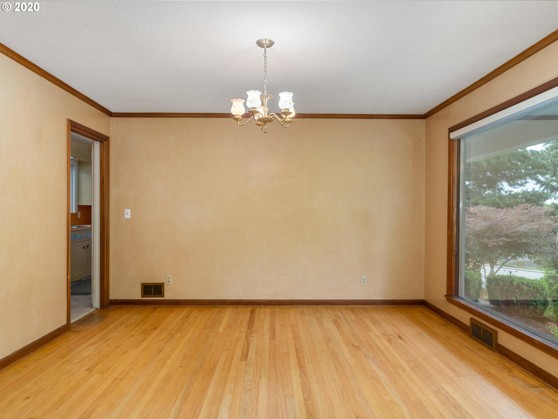 8311 Southwest Barnes Road Portland, OR 97225 - Photo 7 of 32 Gallery Image 7