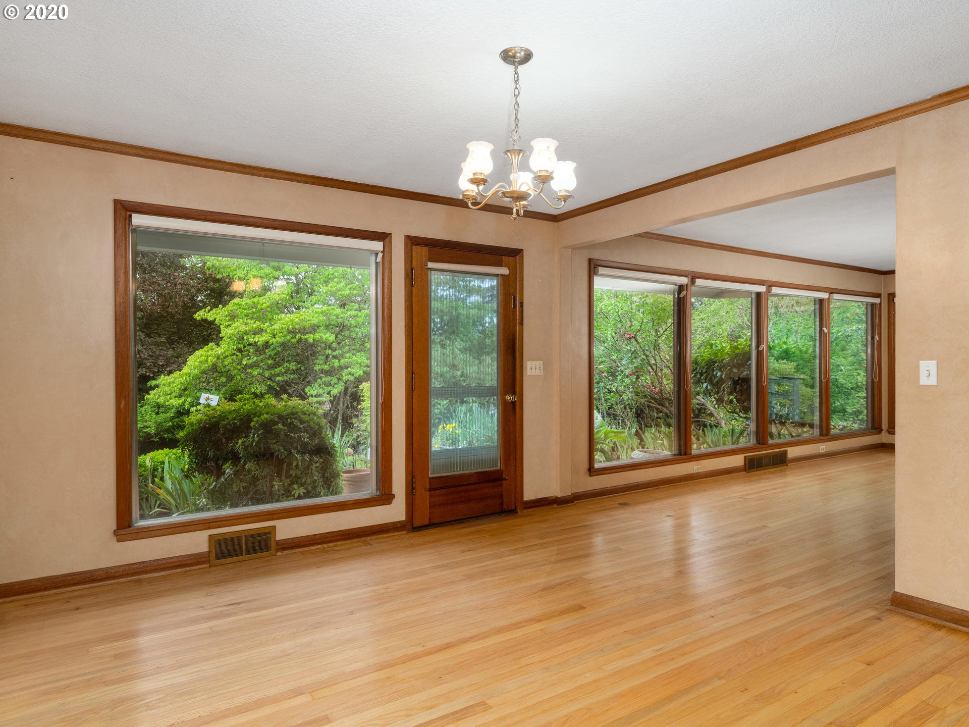 8311 Southwest Barnes Road Portland, OR 97225 - Photo 8 of 32 Gallery Image 8