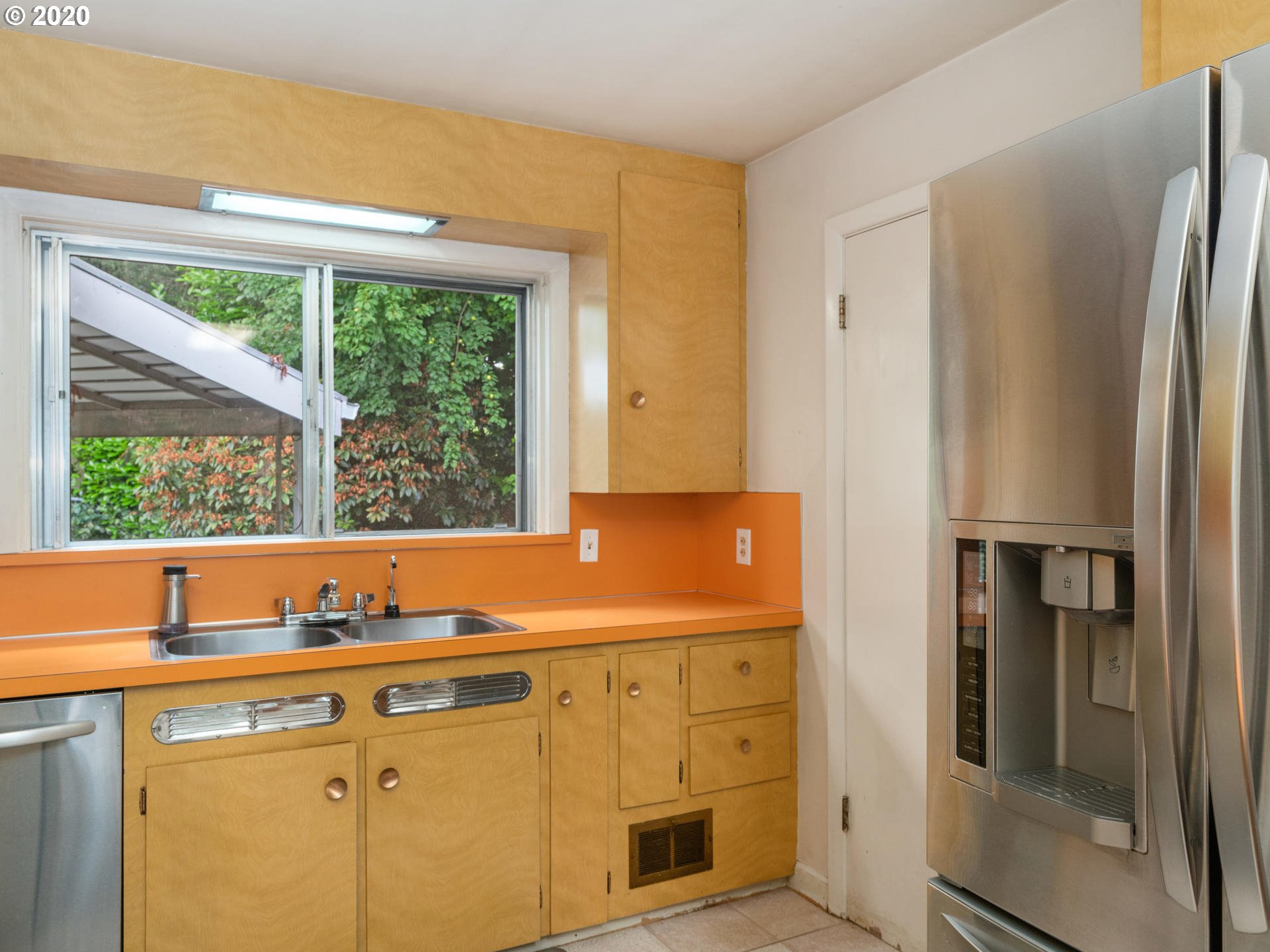 8311 Southwest Barnes Road Portland, OR 97225 - Photo 10 of 32 Gallery Image 10