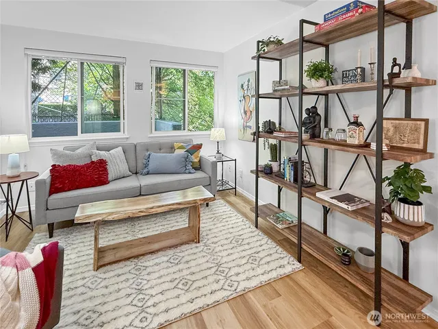 $280,000 | 300 10th Avenue, Unit B105, Seattle, WA 98122