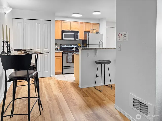 $280,000 | 300 10th Avenue, Unit B105, Seattle, WA 98122