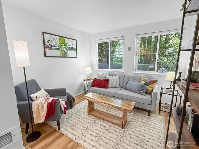$280,000 | 300 10th Avenue, Unit B105, Seattle, WA 98122