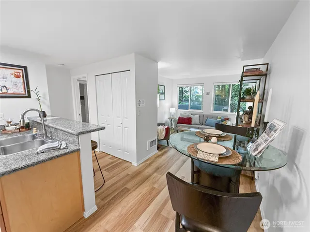 $280,000 | 300 10th Avenue, Unit B105, Seattle, WA 98122