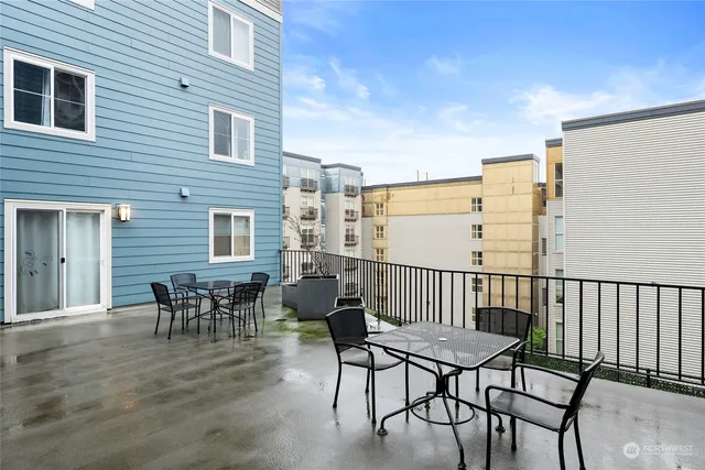 $280,000 | 300 10th Avenue, Unit B105, Seattle, WA 98122