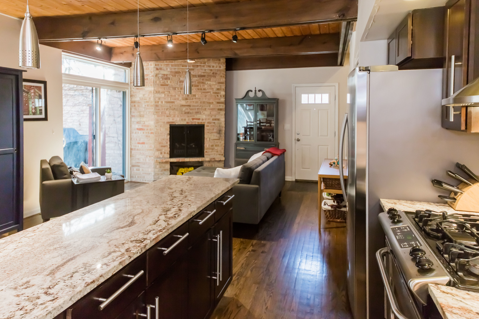 3012 North Waterloo Court, Unit 5 Chicago, IL 60657 - Photo 7 of 19 a view of a kitchen with a large window