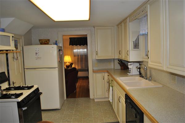 22 Charlotte Road Waltham, MA 02453 - Photo 3 of 14 Gallery Image 3