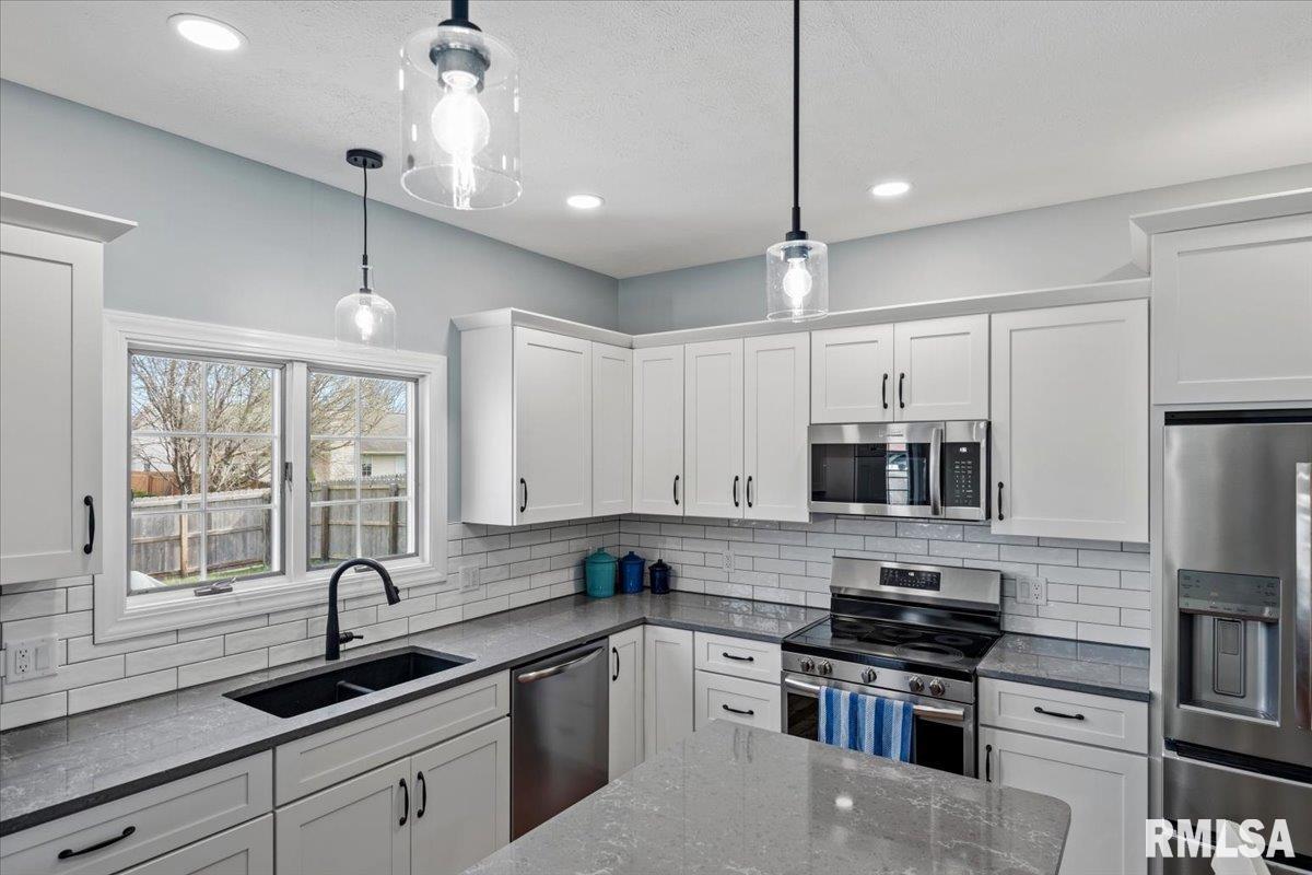 3608 Wittington Court Springfield, IL 62704 - Photo 14 of 47