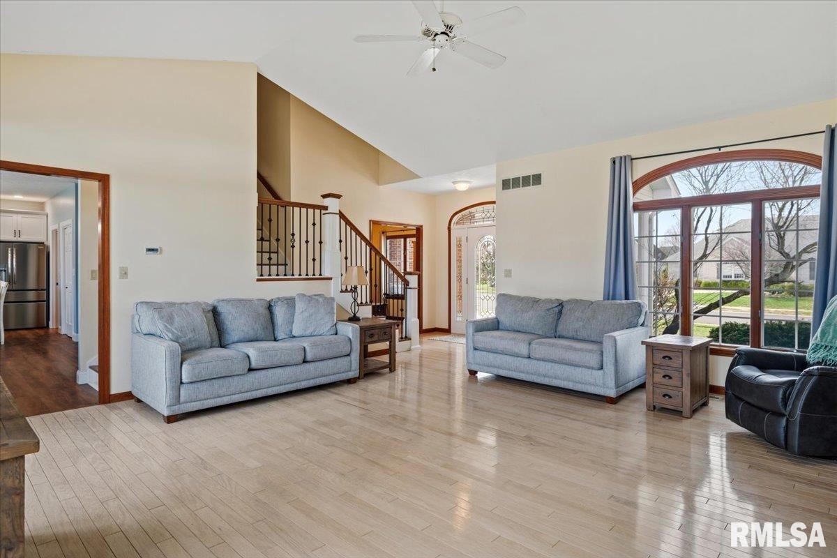 3608 Wittington Court Springfield, IL 62704 - Photo 8 of 47
