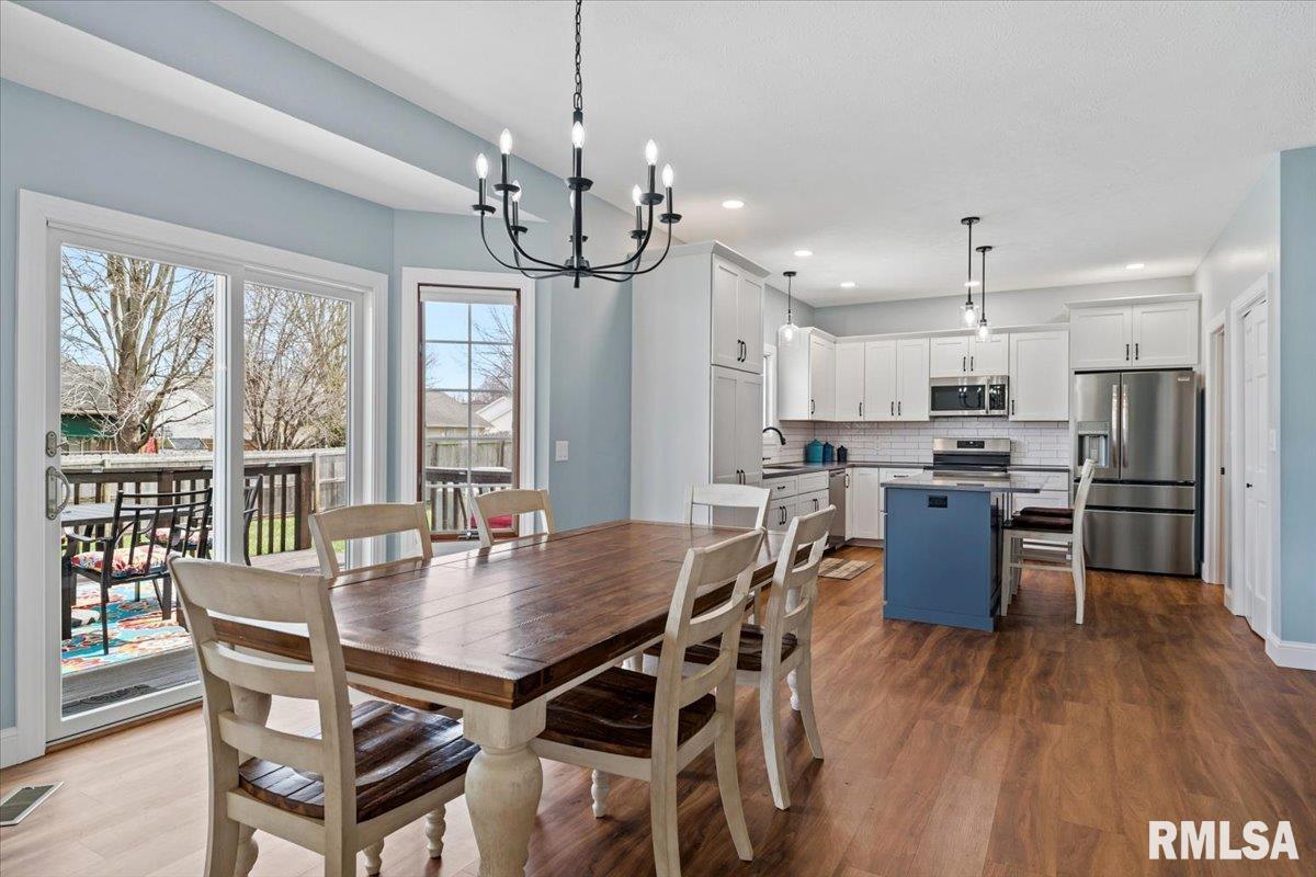 3608 Wittington Court Springfield, IL 62704 - Photo 10 of 47