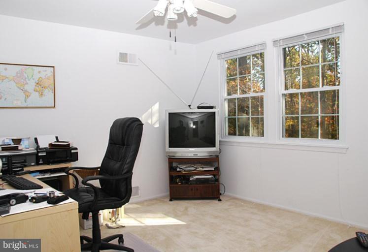 11313 Handlebar Road Reston, VA 20191 - Photo 16 of 29 Bedroom 4 or Computer Room!