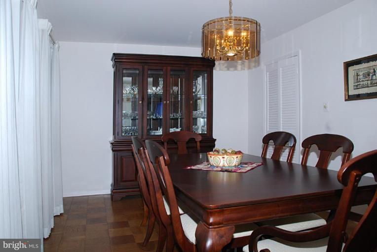 11313 Handlebar Road Reston, VA 20191 - Photo 6 of 29 Dining Room