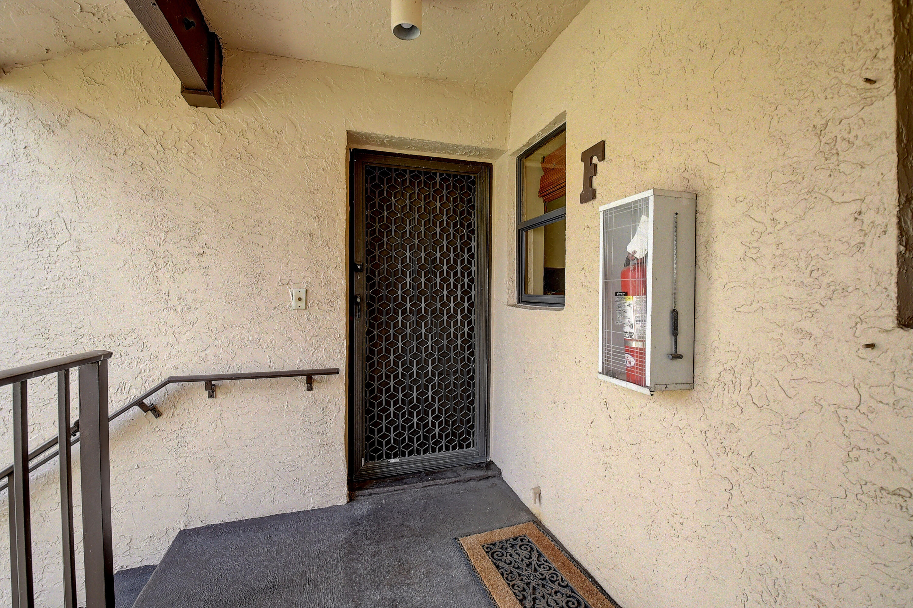 8541 Boca Glades Boulevard West, Unit F Boca Raton, FL 33434 - Photo 4 of 29 DSC_4564_5_6_7_8