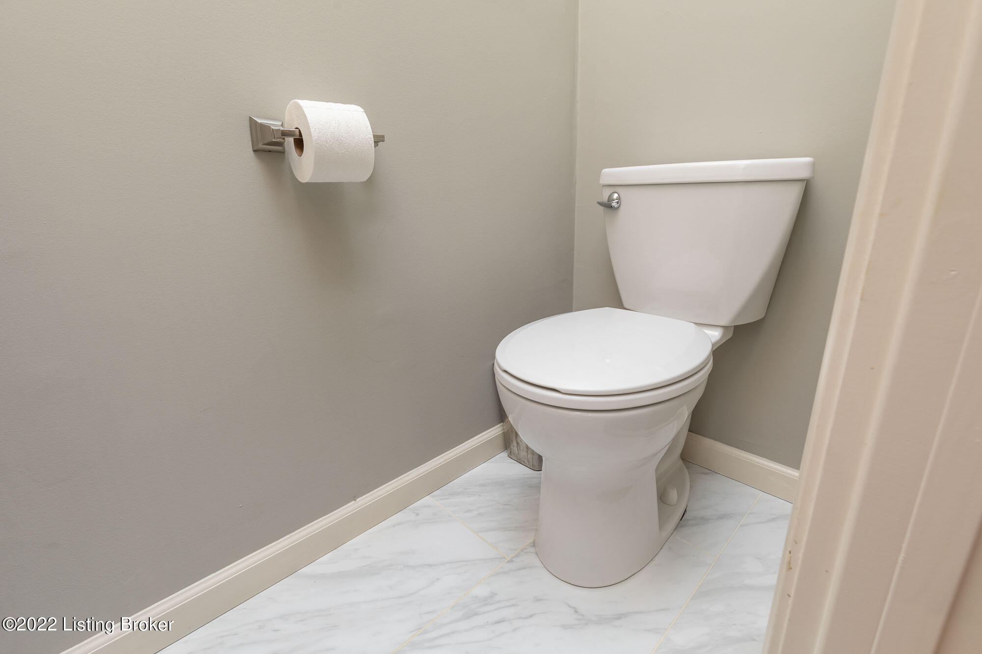 810 Stivers Road Louisville, KY 40207 - Photo 16 of 37 Half bath