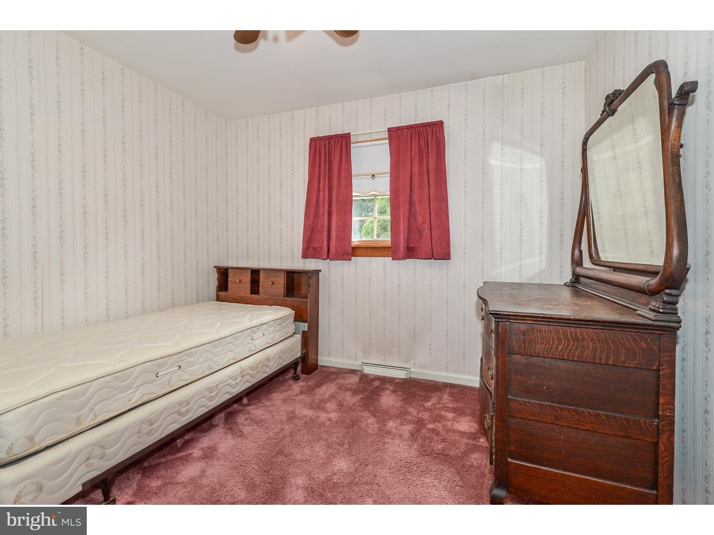 2057 Kent Road Huntingdon Valley, PA 19006 - Photo 17 of 25 Bedroom 3