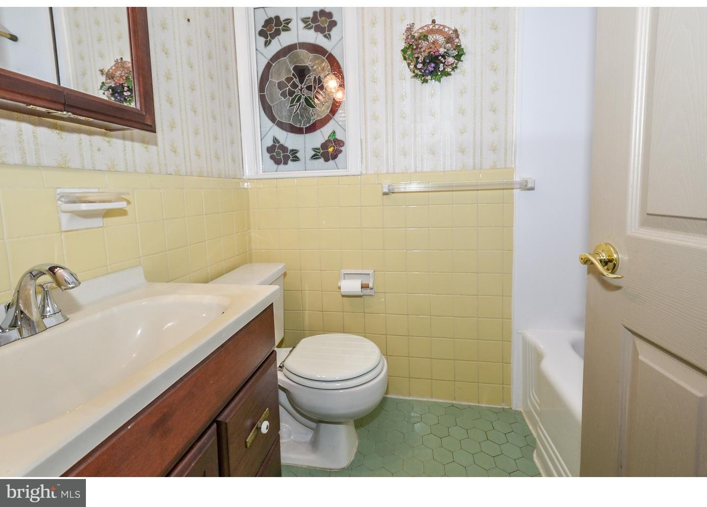 2057 Kent Road Huntingdon Valley, PA 19006 - Photo 18 of 25 Bathroom