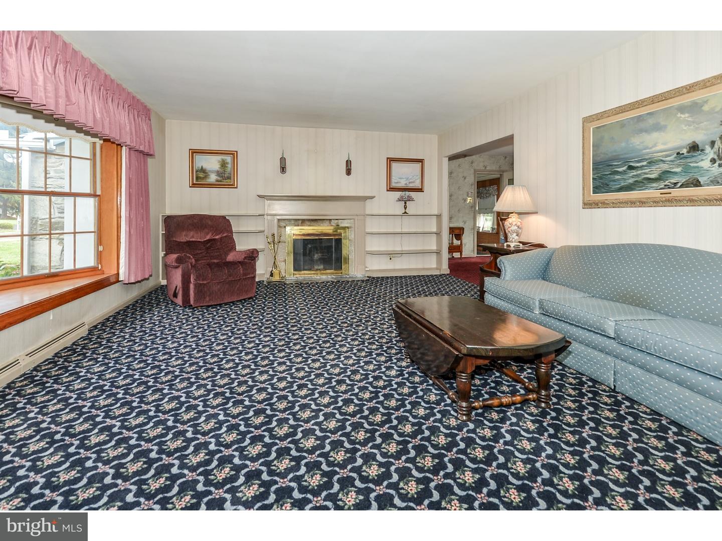 2057 Kent Road Huntingdon Valley, PA 19006 - Photo 5 of 25 Living Room