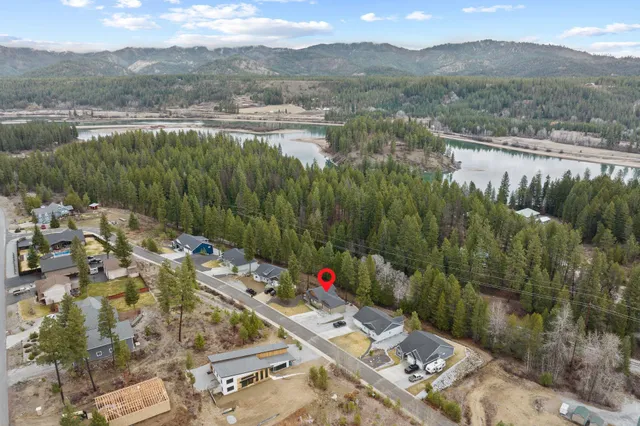 $499,000 | 826 Thomas Lane, Newport, WA 99156