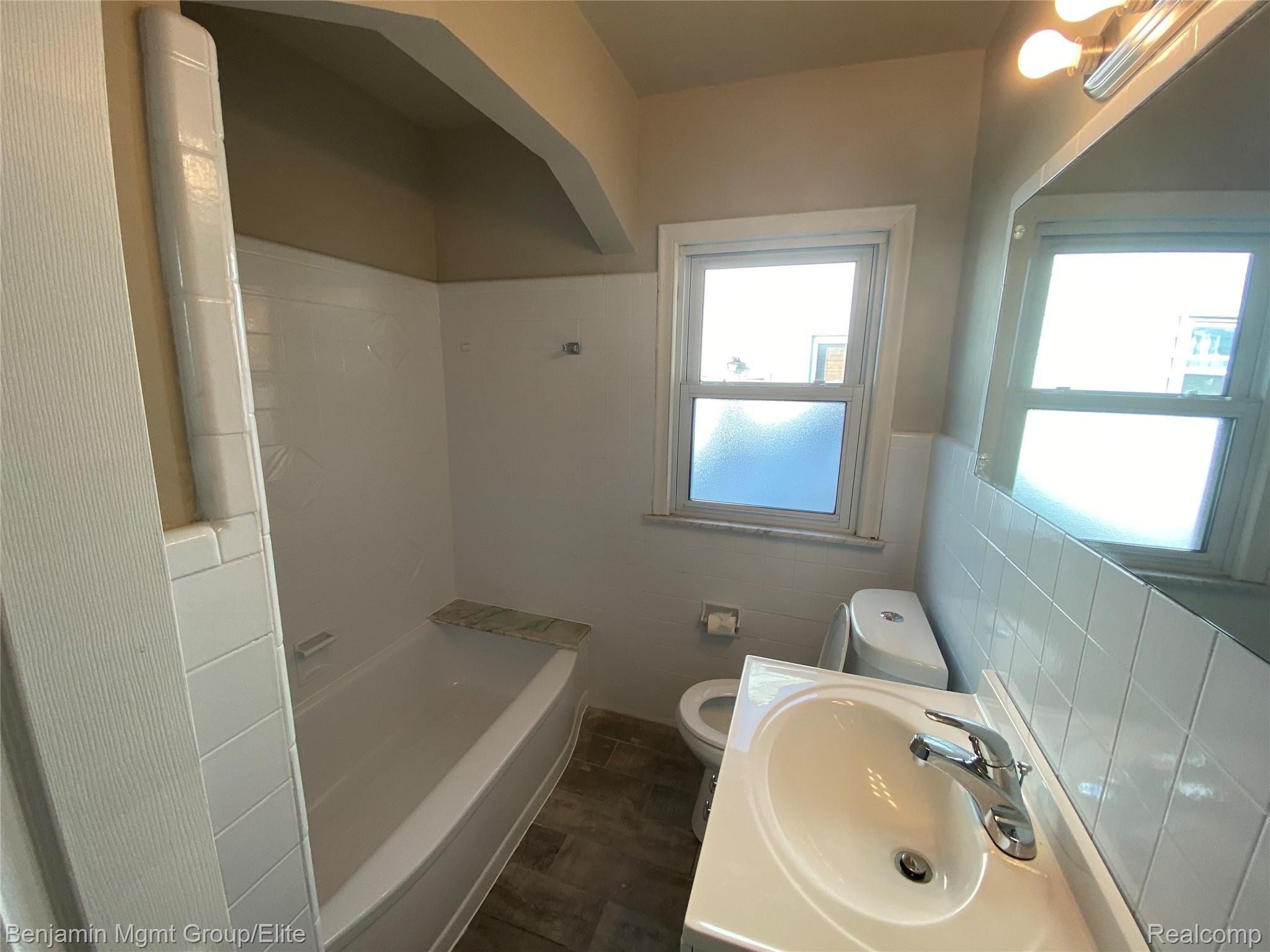 22812 Roxana Avenue Eastpointe, MI 48021 - Photo 11 of 15 EEFC3147-D3DC-4483-AB0A-0AA1AD979DFC.jpeg