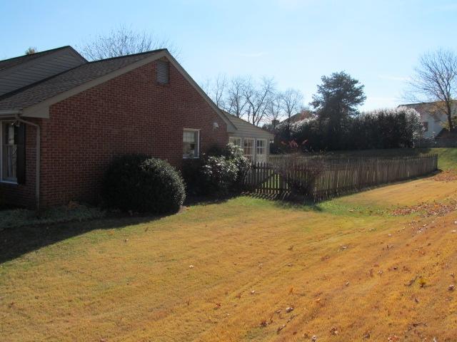 5014 Huntridge Road Roanoke, VA 24012 - Photo 7 of 29 Side