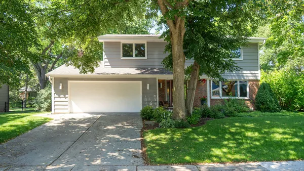 $950,000 | 3614 Radcliff Drive, Northbrook, IL 60062