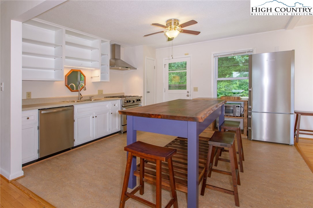 610 Pinnacle Drive Boone, NC 28607 - Photo 6 of 37 Gallery Image 6