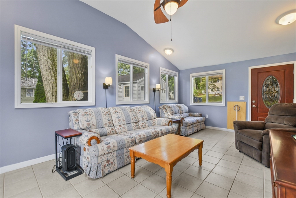 37 Hill Road Marlborough, MA 01752 - Photo 17 of 40 Gallery Image 17