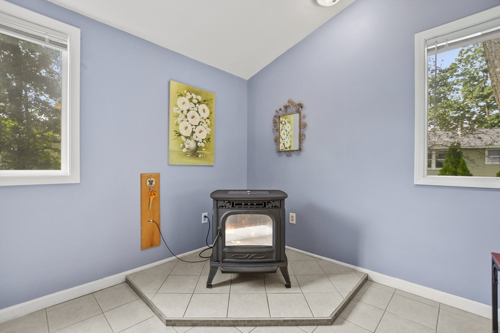 37 Hill Road Marlborough, MA 01752 - Photo 18 of 40 Gallery Image 18