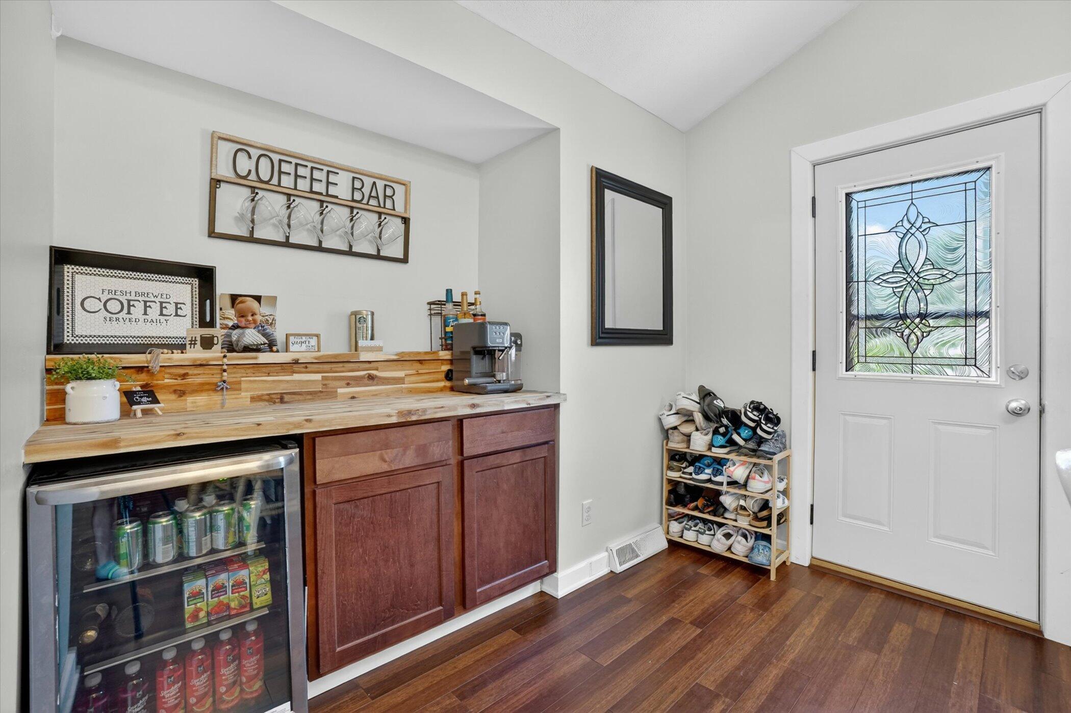 11353 River Ridge Drive, Unit 19 Allendale, MI 49401 - Photo 18 of 36 18-11353-River-Ridge-Dr-Windowstill